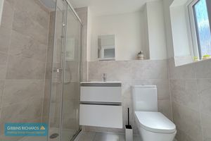 Ensuite- click for photo gallery